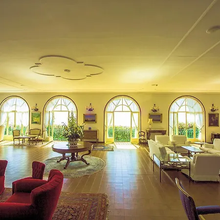 Grand San Michele Отель Четраро